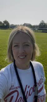 Hello! Is there bookkeeper based locally who could help me with a smallish  job?