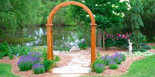 15 Romantic Outdoor Wedding Venues In Michigan Michigan Wedding Venues Outdoor Michigan Wedding Romantic Outdoor Wedding