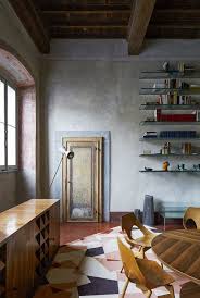 La Maison De Roberto Baciocchi En Toscane Design Interieur Italien Interieur Maison Maisons Toscanes