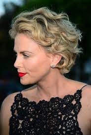 How to style curly hair without products. Charlize Theron Short Curls Short Wavy Haircuts Charlize Theron Short Hair Short Curly Haircuts