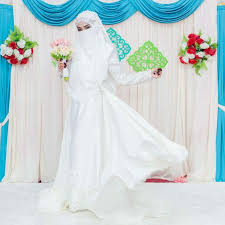 Assalamu'alaikum wr.wbwelcome back to my channeljangan lupa di like, coment, share, dan yang paling penting jangan lupa subscribe juga ya. Galeri 15 Inspirasi Gaun Pengantin Bercadar Tampil Menawan Meski Wajah Tidak Terpapar