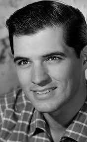 John Gavin (8 de Abril de 1931)