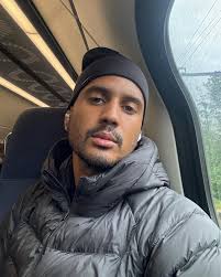 The Netherlands 🇳🇱 1. Face card for the algorithm. 🙃 2. Rotterdam  Central. 3. Cycle Nation. 4. Coach Clint setting the pace. 5. What in the?!  6. Haarlem Central. 7. Peony Tulips