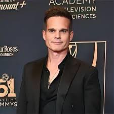 From schemer to tender dad 💙👶 Greg Rikaart shows a whole new side of Leo  on Days of our Lives, proving even the most unpredictable characters can  surprise us. Emmy-worthy emotion meets