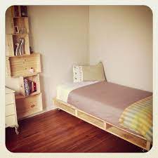 Ni katil bilik kedua, menggunakan 6 keping pallet. Galeri Foto Jadi Trending Topic Kayu Pallet Bisa Dimanfaatkan Untuk Perabot Yuk Lihat Tribun Jambi