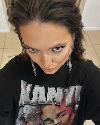 Regina Moon's Instagram, Twitter & Facebook