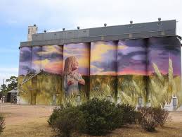 Kimba Eyre Peninsula Silo Art On The Grain Silos Completed In 2017 By Melbourne Artist Cam Scale It Depicts The Main Industry Of The Region Wheat Growing Street Art Silos Eyre