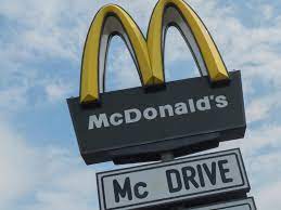 The 2018 season was the new york giants' 94th in the national football league, their ninth playing their home games at metlife stadium and their first under head coach pat shurmur. Drive In Schalter Aufgeknackt Trio Bricht Bei Mcdonald S In Stadthagen Ein Und Wird Von Der Polizei Gestellt