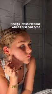 Ashley Gerace's Instagram, Twitter & Facebook