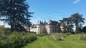 Découvrez plus de 500 hôtels de charme et restaurants gourmands en france et ailleurs pour un séjour d'exception en amoureux, en famille ou entre amis ! Day Trips From Paris Cinderella S Fairytale At Chateau De Chaumont Bonjour Paris
