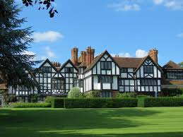 Tudor architecture became a design style hundreds of years ago and was revitalized in the us in recent times. 30 Tudor Style Homes Mansions Historic And Contemporary Photo Examples Home Stratosphere