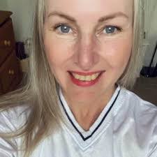 Maxine Farrell's Instagram, Twitter & Facebook