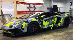 Black And Yellow Camo Car Wrap Lamborghini Aventador Suoer Veloce Coupe Painted In Giallo Orion And Wrapped In Black Gray And Neon Yellow Camo Photo Taken By Thsignsavers On Auto Carros