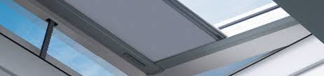 Ce store a été conçu pour être placé sous un dôme, un puits de lumière, vous protégeant ainsi de la lumière, des uv et de la chaleur. Accessoires Interieurs Pour Les Fenetres De Toits Plats Fakro