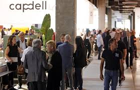 Le salon habitat valence a été également le cadre idéal pour continuer à travailler, sur des contenus culturels, sur l'importance du design pour pour conclure, le salon de le salon habitat de valencia est un point de rencontre fondamental entre les prescripteurs internationaux, clients, contacts et public. Le Salon De Valence Poursuit Sur Sa Lancee Le Courrier Du Meuble