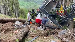 Il piccolo eitan, unico sopravvissuto alla tragedia della funivia mottarone, si. Stresa Mottarone Iniziato Lo Scarica Barile Youtube