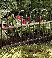 Amazon Com Plow Hearth Classic Iron Fence Garden Edging Iron Pewter Finish 120 L X 18 H 8 Sections O Metal Garden Edging Iron Fence Garden Edging