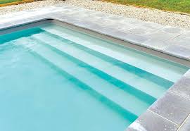 Ne sont admis dans cette zone que les appareils très basses tension. Escaliers De Piscine Pratique Ergonomique Piscines Desjoyaux