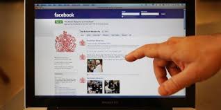 Kirjaudu facebookiin, niin voit alkaa jakaa ja jutella kavereillesi, perheenjäsenille ja tuntemillesi ihmisille. Cum SÄ Vorbesti Cu O FatÄ Pe Facebook Woh Ro Cum SÄ
