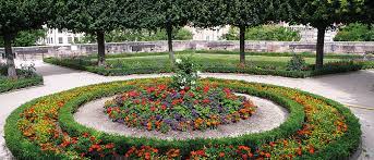 Maybe you would like to learn more about one of these? Bayerische Schlosserverwaltung Kaiserburg Nurnberg Burggarten