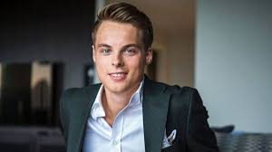 His stake was gifted to him in 2013 by his father, gustav witzoe, who founded the company in 1991. Inside The Lavish Life Of The Third Youngest Billionaire In The World At Just 24