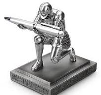 Amazon.com: HDMbigmi Knight Pen Holder Pen Stand Desk ...