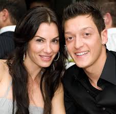 Papa kralle postet video von bushido s frau anna maria ferchichi papa kralle instagram. Freunde Fanta Flachbildschirm Anna Maria Lagerblom Langweilte Sich Mit Mesut Ozil Welt