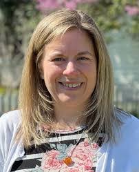 Shelby Macdonald's Instagram, Twitter & Facebook