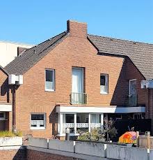 Die wohnung liegt im erdgeschoss, die netto miete pro monat liegt aktuell bei 367€, eine garagen platz ist für 50€ monatlich vermietet. 5 Zimmer Wohnung Mieten Frechen Konigsdorf Mietwohnungen Frechen Konigsdorf 1a Immobilienmarkt De