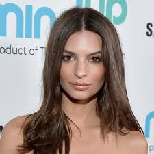 Emily ratajkowski is the latest sporting pink hair. Emily Ratajkowski S New Blonde Do Will Make You Do A Double Take Brit Co