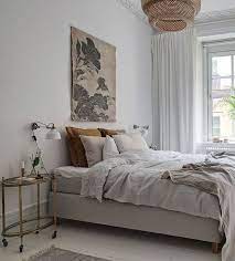 Vintage Inspired Bedroom Home And Interior Style Inspiration Brown And White Room Decor Inspo White Room Decor Neutral Bedroom Decor Sophisticated Bedroom