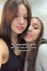 Tik Tok Con Tu Amiga Sentadas