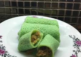 Resep dadar gulung isi kelapa ala enny tangerang!!! Resep Dadar Gulung Isi Kelapa Resep Enyak