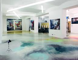 Lois renner wuchs als zweites von drei kindern in der stadt salzburg auf. Pin Von Lah Di Dah Auf C O M M E R C I A L S P A C E S Pandomo Floor Haus