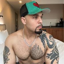 Mitzi James's Instagram, Twitter & Facebook