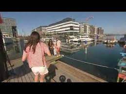 Jag har haft mycket att göra så har jag inte hunnit skriva något efter som jag har hängt med kompisar. Amy Diamond Checking The Bath Temperature Sommarlov 2012 Youtube