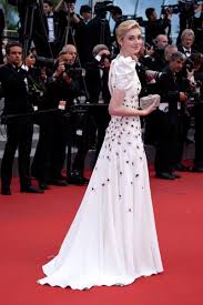 After studying drama at the victorian college of the arts, she made her film debut with a brief. Elizabeth Debicki Height And Weight Stats Pk Baseline How Celebs Get Skinny And Other Celebrity News