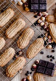 Espresso Hazelnut Cookies With Dark Chocolate Drizzle Recette Succulentes Recette Gourmands