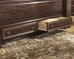 Inspired by the lavish furnishings of the old world, the gabriela poster bedroom set is a beautiful return to grandeur. Ashley Gabriela B347 Queen Size Poster Bedroom Set 3pcs In Dark Reddish Brown B347 67 64s 50 98 93 2 Set 3