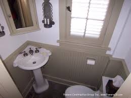 Pin By Carol Goldstrom On Bathroom Ideas Small Half Bathrooms Pedestal Sink Bathroom Powder Room Small