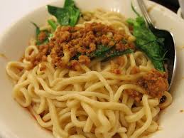 In its earliest form, it was carried by hawkers on a bamboo pole (dan), from which the name of the dish is derived. Pin On Noodles