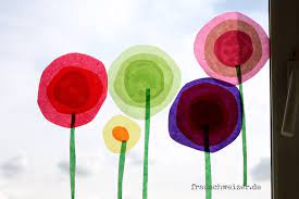 Ohne vorgaben, stattdessen mit vielfältigen materialien können kinder frei und kreativ eigene werke erschaffen. Tutorial Fensterbild Blumen Im Sommer Selber Basteln