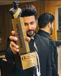 قبل نشر صورة على انستقرام ، هناك خيار لوضع علامة جغرافية ل صورتك على موقع معين. Dheeraj Dhoopar Dheerajdhoopar Twitter
