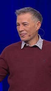 El fuego del Espíritu Santo desea transformar tu vida y tu corazón. 🙌🏻🕊  Ensancha: del 9 al 11 de junio. Inscríbete en ensancha.org o en kioscos de  Casa de Dios, templo Fraijanes.