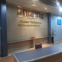It was upgraded to the state hospital in 1942. Unit Pentadbiran Hospital Raja Permaisuri Bainun Ipoh Office