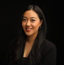 Kandis Foster's Instagram, Twitter & Facebook