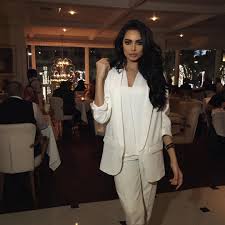 fatima almomen فاطمه المؤمن on instagram mode