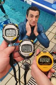 You will get your answer if you look at the guiness records for the longest breath held. 56 Year Old Freediver Holds Breath For Almost 25 Minutes Breaking Record Guinness World Records