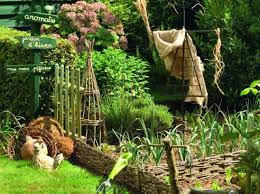 C Est Un Jardin Extraordinaire Elle Decoration Jardin Extraordinaire Jardins Jardins En Bois