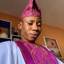 Flora Robles's Instagram, Twitter & Facebook